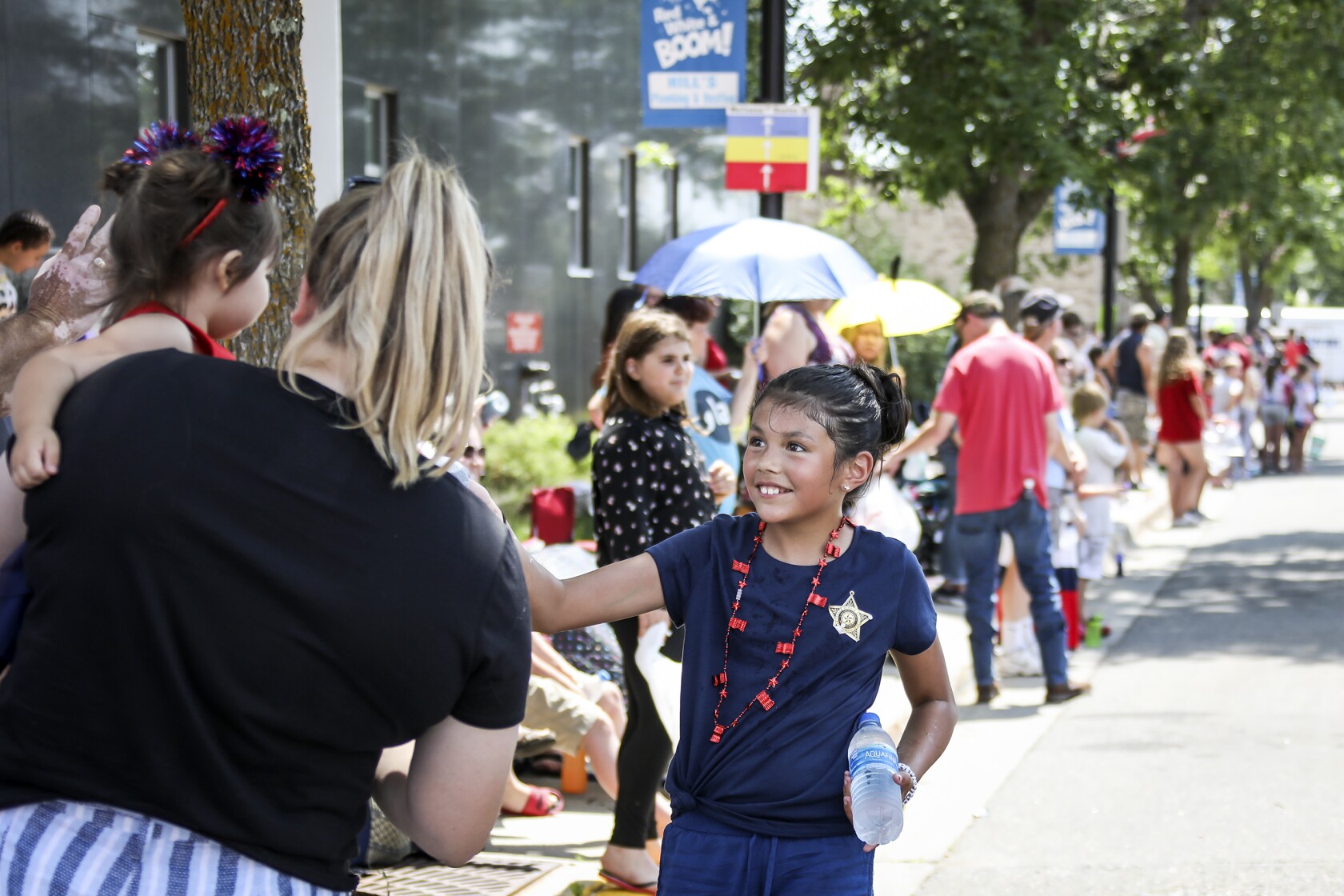 Bemidjians parade through town in grand fashion